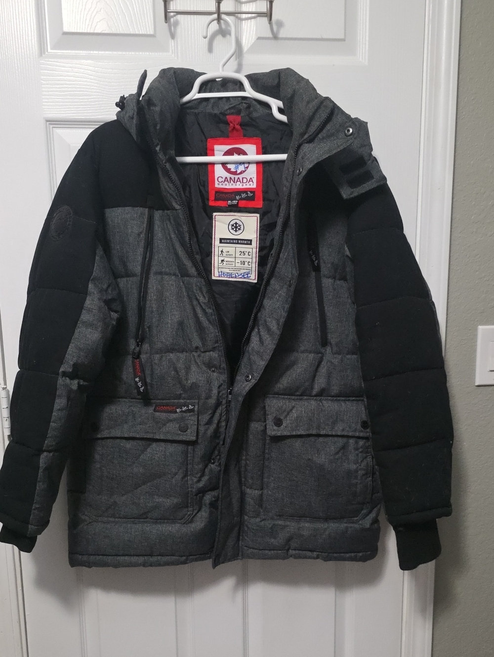 Men's Canada Weather Gear Gray & Black Bomber Puffer Jacket